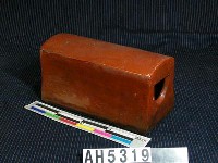 藏品(陶製枕頭)的圖片
